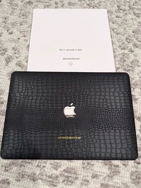 NIB Heaven Mayhem Onyx Crocodile MacBook Pro 13 cover